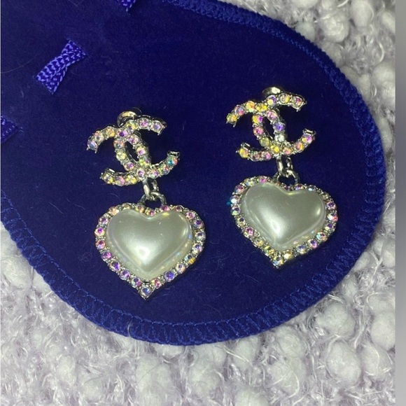 The Unbranded Brand Jewelry - Elegant Silver and Multicolor Heart Earrings
